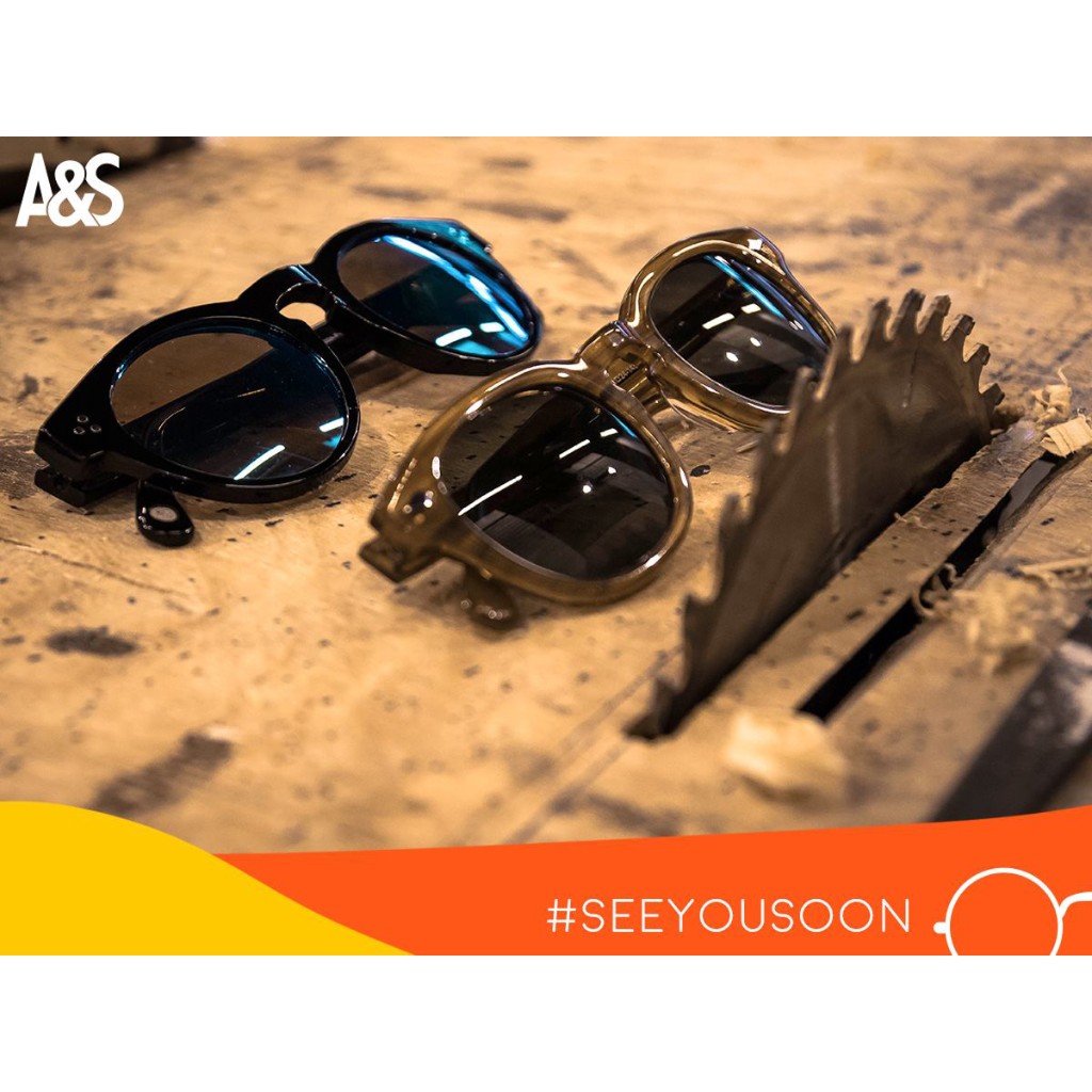 Slim side profile of tortoise-and-gold navigator sunglasses with dark lenses. Arthur & Sons Mexico collection — photograph 96 of 119.